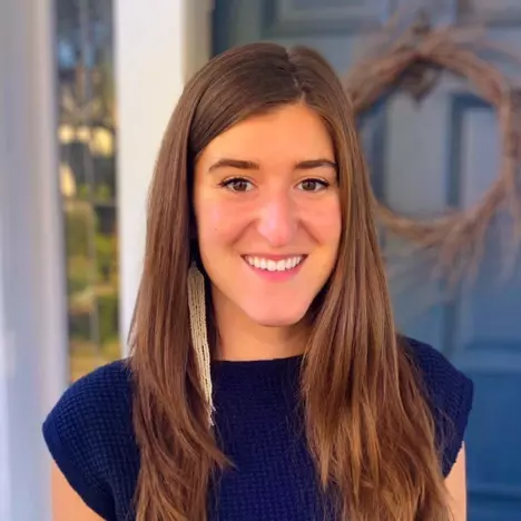 Anna Kawennison Fetter headshot